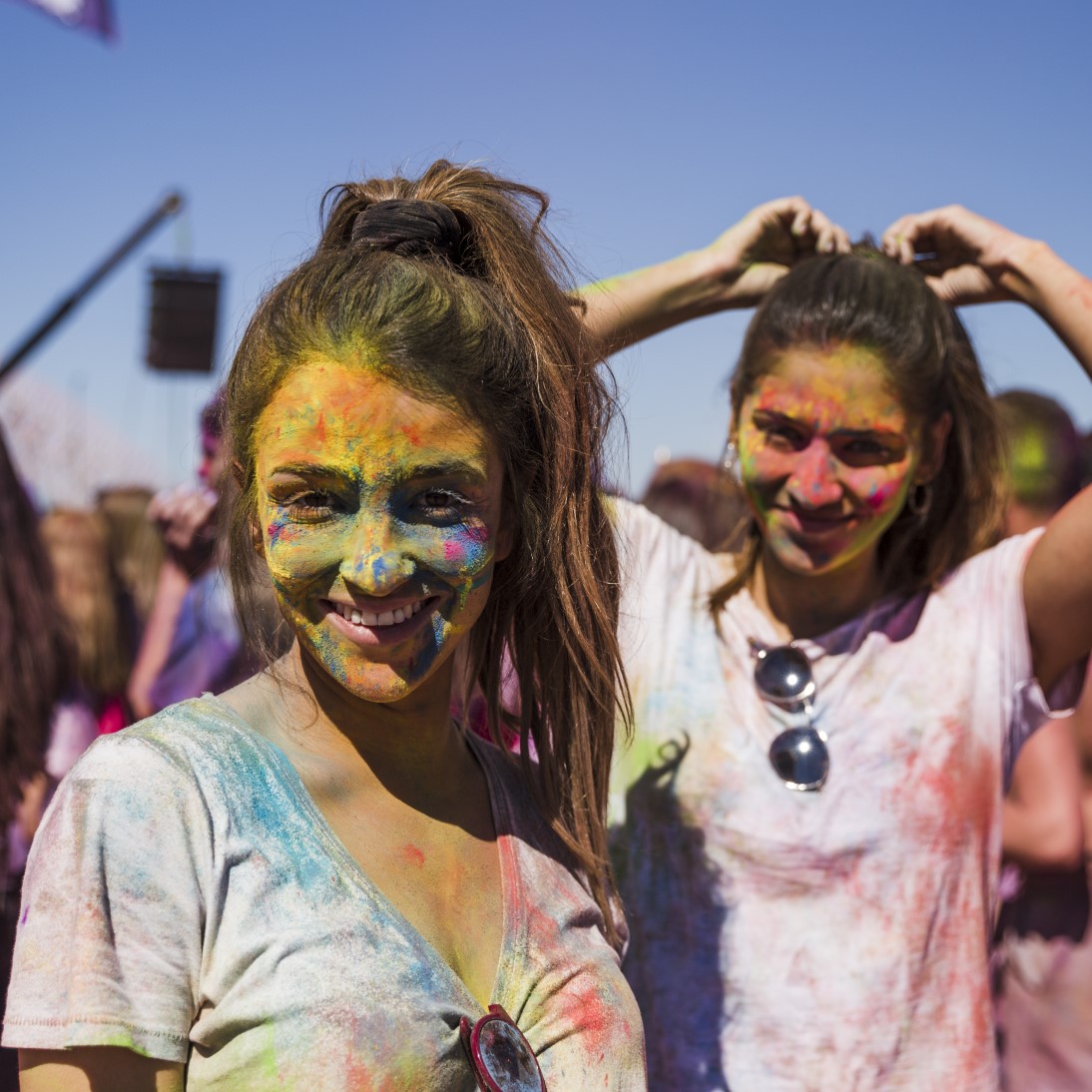 7 Essential Skin & Hair Care Tips for Holi: Protect Your Skin & Hair from Harmful Colors!