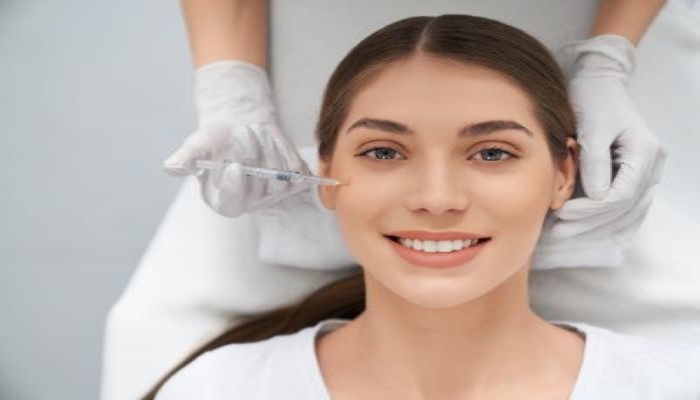 skin specialist in rajkot giving injection for wrinkles skin rejuvenation vampire facial facelift